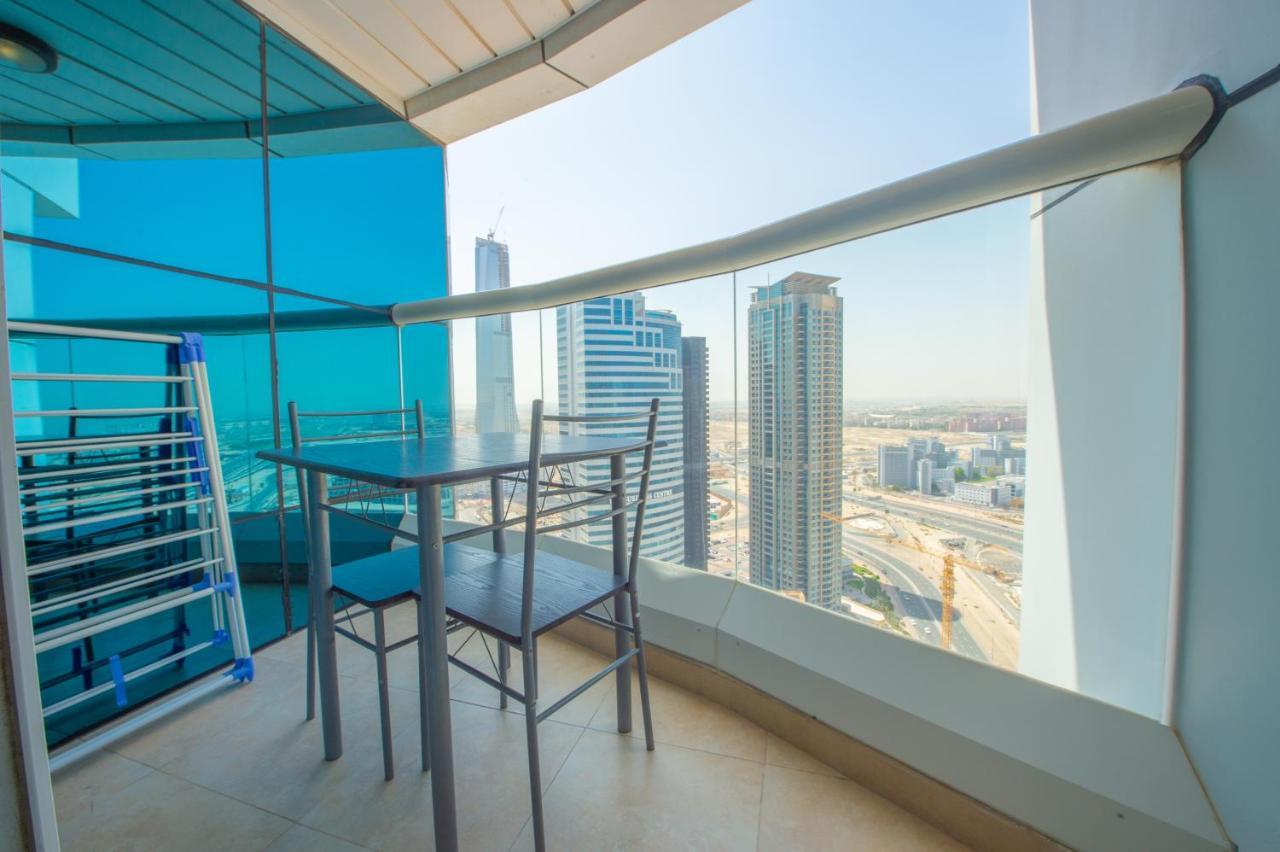 Luxury Escapes - Modern Budget Studio With Balcony In Jlt! ドバイ エクステリア 写真