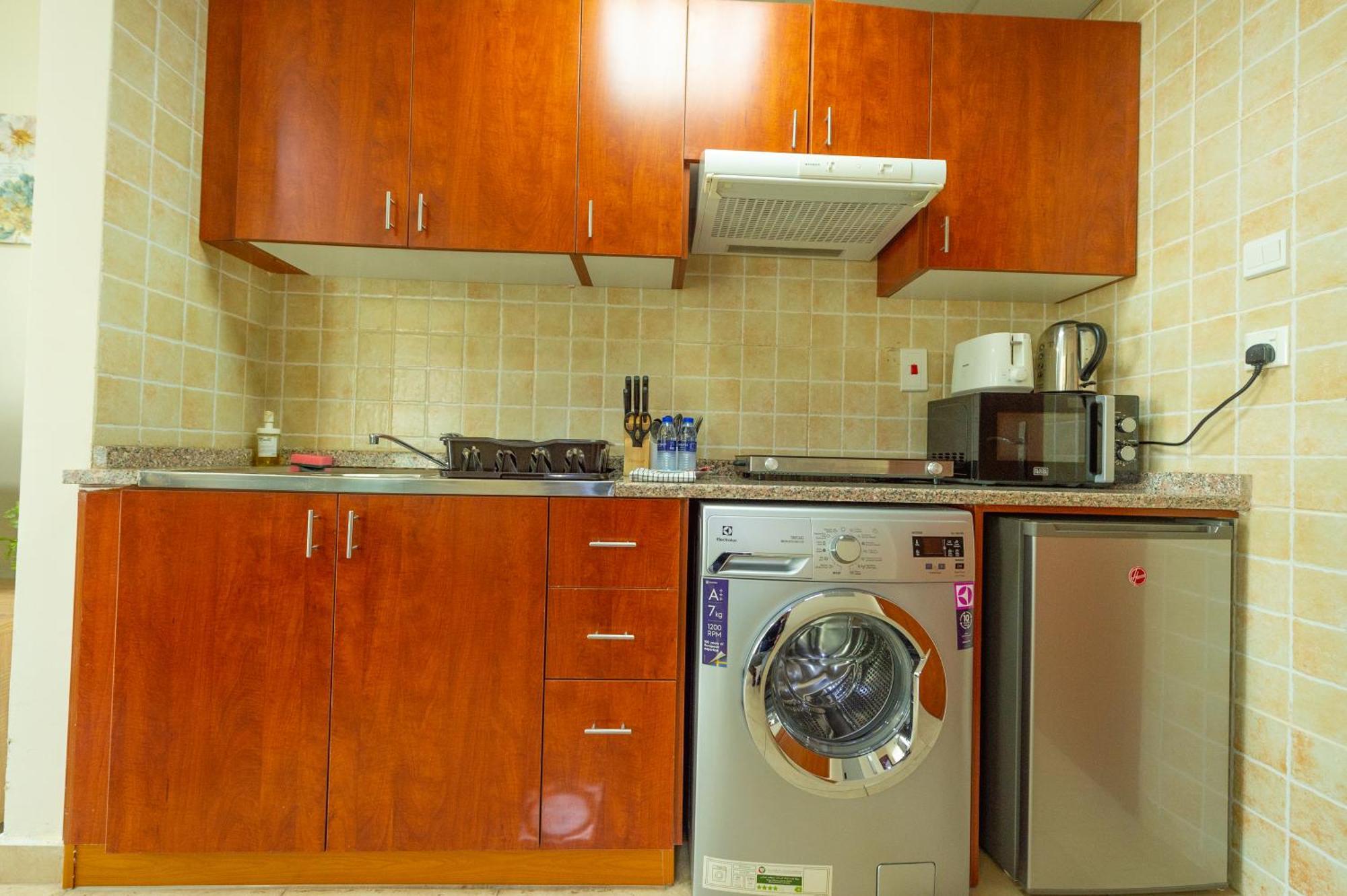 Luxury Escapes - Modern Budget Studio With Balcony In Jlt! ドバイ エクステリア 写真